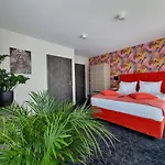 Paradise Aparthotel