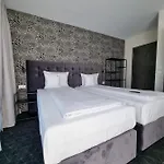 Paradise Aparthotel 3*