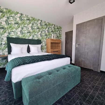 Apartmanhotel Paradise *