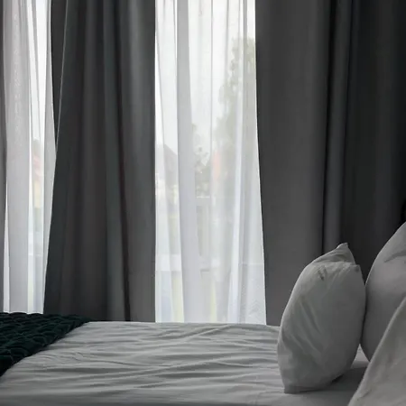 Paradise Apartmanhotel *